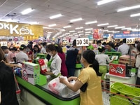 Cửa hàng siêu thị mới khai trương cần tuyển 4 nhân viên bán hàng. Cửa hàng siêu thị mới khai trương cần tuyển 4 nhân viên bán hàng.