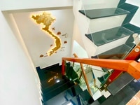 Nhà tôi cần 1 người chăm mẹ, 1 người chăm con và 1 người làm việc nhà Nhà tôi cần 1 người chăm mẹ, 1 người chăm con và 1 người làm việc nhà