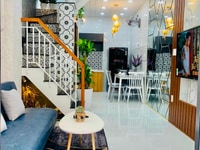 Nhà tôi cần tuyển người giúp việc chăm bé ưu tiên người làm lâu dài Nhà tôi cần tuyển người giúp việc chăm bé ưu tiên người làm lâu dài
