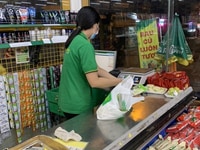 Tuyển gấp 4 nhân viên cho cửa hàng mới khai trương Tuyển gấp 4 nhân viên cho cửa hàng mới khai trương