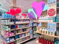 Shop Mỹ Phẩm Cần Tuyển Nhân Viên Thời vụ trên 18 tuổi Shop Mỹ Phẩm Cần Tuyển Nhân Viên Thời vụ trên 18 tuổi