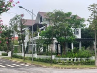 Bán căn biệt thự sân vườn + bể bơi lô góc view suối, vườn hoa 300m2 x Bán căn biệt thự sân vườn + bể bơi lô góc view suối, vườn hoa 300m2 x