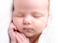 Cần 2 Người Giúp Việc Nhà,1 Giữ Em Bé, 1 Chăm Người Già Cần 2 Người Giúp Việc Nhà,1 Giữ Em Bé, 1 Chăm Người Già