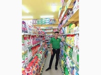 Cần tuyển gấp nam nữ bán hàng tại cửa hàng siêu thị minin Cần tuyển gấp nam nữ bán hàng tại cửa hàng siêu thị minin