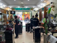 Salon Tiến tại Quận 1 tuyển nữ thợ phụ tóc có kinh nghiệm, lương cao Salon Tiến tại Quận 1 tuyển nữ thợ phụ tóc có kinh nghiệm, lương cao