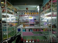 Cửa hàng mỹ phẩm cần 2 bạn giúp việc tại cửa hàng Cửa hàng mỹ phẩm cần 2 bạn giúp việc tại cửa hàng