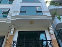 Bán nhà khu phân lô Thịnh Hào, 7 tầng thang máy, giá 9,85 tỷ