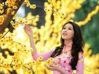 Siêu thị tiện lợi cần nam nữ bán hàng và tư vấn sản phẩm. Siêu thị tiện lợi cần nam nữ bán hàng và tư vấn sản phẩm.