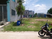 Cần tiền chữa bệnh nên tôi bán gấp 300M2 đất gần chợ, dân đông Cần tiền chữa bệnh nên tôi bán gấp 300M2 đất gần chợ, dân đông