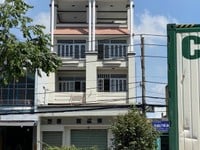 Bán nhà MT QL22, Trung Chánh, Hóc Môn: 9 (NH: 17m) x 31, giá: 27tỷ Bán nhà MT QL22, Trung Chánh, Hóc Môn: 9 (NH: 17m) x 31, giá: 27tỷ