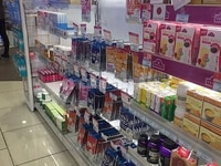 Tuyển nhân viên nam nữ trực quầy hàng Tuyển nhân viên nam nữ trực quầy hàng