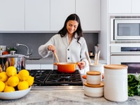 Nhà tôi cần tìm giúp việc nhà bao ăn ở và người trông bé có kinh nghệm Nhà tôi cần tìm giúp việc nhà bao ăn ở và người trông bé có kinh nghệm