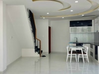 Cần người phụ quán nước có thể ăn ở lại Cần người phụ quán nước có thể ăn ở lại