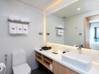 Căn hộ cao cấp mặt biển sổ hồng vĩnh viễn nằm giữa 2 sân golf. Căn hộ cao cấp mặt biển sổ hồng vĩnh viễn nằm giữa 2 sân golf.