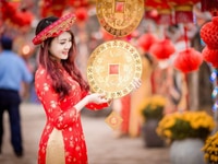 Cần tuyển nam, nữ nhân viên bán hàng theo ca, hoặc cả ngày Cần tuyển nam, nữ nhân viên bán hàng theo ca, hoặc cả ngày