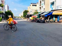 Còn duy nhất lô đất mặt tiền tại Q.Bình Chánh,cách cầu Tân tạo 500m Còn duy nhất lô đất mặt tiền tại Q.Bình Chánh,cách cầu Tân tạo 500m