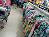 Tuyển trực tiếp bán hàng tết tại của hang Tuyển trực tiếp bán hàng tết tại của hang