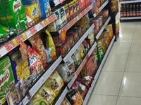 Cần tuyển 2 nhân viên nam nữ bán hàng tại cửa hàng Cần tuyển 2 nhân viên nam nữ bán hàng tại cửa hàng