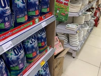 Cần tuyển 3 nhân viên nam nữ bán hàng đi làm ngay Cần tuyển 3 nhân viên nam nữ bán hàng đi làm ngay