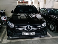 Chính chủ cần bán xe GLC300 đời 2018 kính 3 lớp màu đen.