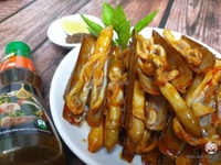 Nhà em có bé trai 2 tháng tuổi , cần tuyển chị chăm sóc bé làm ở lại ạ Nhà em có bé trai 2 tháng tuổi , cần tuyển chị chăm sóc bé làm ở lại ạ