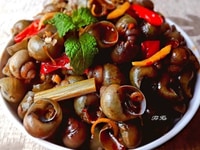 Gia đình càn tìm 1 cô trông trẻ sạch sẽ, yêu trẻ, làm ăn ở lại được Gia đình càn tìm 1 cô trông trẻ sạch sẽ, yêu trẻ, làm ăn ở lại được