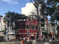 Cho thuê nhà căn góc 2 MT Nguyễn Tri Phương và Nhật Tảo quận 10 Cho thuê nhà căn góc 2 MT Nguyễn Tri Phương và Nhật Tảo quận 10