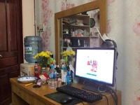 Thanh lý bàn trang điểm có gương, để được nhiều đồ Thanh lý bàn trang điểm có gương, để được nhiều đồ
