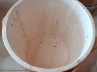 Thùng đựng gạo gỗ Thông 50 kg. Thùng đựng gạo gỗ Thông 50 kg.