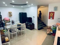 Cần một người chăm em bé và người giúp việc nhà bao ăn ở tại chỗ Cần một người chăm em bé và người giúp việc nhà bao ăn ở tại chỗ