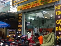 Cần tuyển 1 THỢ NAM biết hớt cổ điển và hiện đại tay nghề cứng