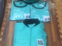 Đồng phục baemin: Mũ+1 áo khoác+ 2 áo thun (size XL) Đồng phục baemin: Mũ+1 áo khoác+ 2 áo thun (size XL)