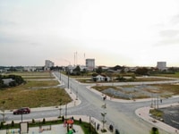 Bán gấp miếng đất mặt tiền đường gần chợ Bình Chánh Bán gấp miếng đất mặt tiền đường gần chợ Bình Chánh