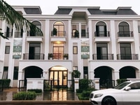 Chỉ 600tr nhận ngay Nhà Phố ven Sông TP Tân An,6x20,SHR,Bank 20 năm Chỉ 600tr nhận ngay Nhà Phố ven Sông TP Tân An,6x20,SHR,Bank 20 năm