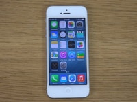 Apple Iphone 5 trắng 16GB mới 99% Apple Iphone 5 trắng 16GB mới 99%