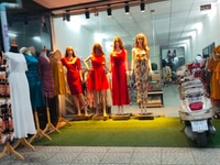 Shop thời trang cần gấp nam nữ bán hàng Shop thời trang cần gấp nam nữ bán hàng
