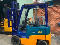 Bán hoặc cho thuê xe nâng hàng Bán hoặc cho thuê xe nâng hàng