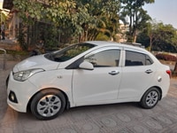 Tôi cần bán xe huyndai i10 sedan màu trắng sx 2015 Tôi cần bán xe huyndai i10 sedan màu trắng sx 2015