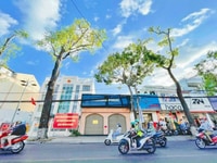 Bán nhà mặt tiền đường Nguyễn Trãi . Ngang trên 7m . Thổ cư 100% . Tru Bán nhà mặt tiền đường Nguyễn Trãi . Ngang trên 7m . Thổ cư 100% . Tru