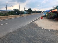 Cần tiền trả nợ gấp đành bán mấy lô đất mua để dành. Cần tiền trả nợ gấp đành bán mấy lô đất mua để dành.