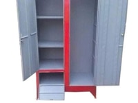 Tủ sắt cũ cần bán lại do dọn nhà Tủ sắt cũ cần bán lại do dọn nhà