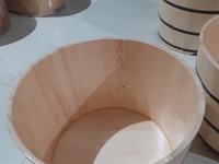 Bồn tắm gỗ Thông dáng tròn. Bồn tắm gỗ Thông dáng tròn.
