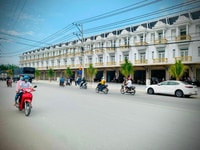 Nhà mặt tiền kinh doanh 240m2 KCN Tân Đông Hiệp Dĩ An Nhà mặt tiền kinh doanh 240m2 KCN Tân Đông Hiệp Dĩ An