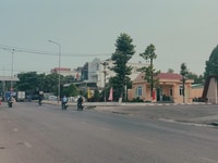 - Nhà 1 lầu 1 trệt .Lô góc 2 mặt tiền đường Đồng Khởi - Nhà 1 lầu 1 trệt .Lô góc 2 mặt tiền đường Đồng Khởi