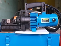 Máy cắt sắt thủy lực cầm tay hàn quốc Máy cắt sắt thủy lực cầm tay hàn quốc