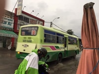 Nhà phố hiện đại đang xây giá rẻ Nhà phố hiện đại đang xây giá rẻ