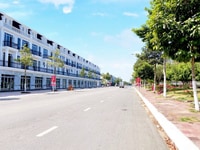 Cần bán nhà 3 tầng, lộ giới 24m, mới 100%, sổ hồng chính chủ. Cần bán nhà 3 tầng, lộ giới 24m, mới 100%, sổ hồng chính chủ.