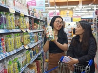 Tuyển đóng gói và trưng bày hàng lên quầy kệ.(ưu tiên làm lâu dài) Tuyển đóng gói và trưng bày hàng lên quầy kệ.(ưu tiên làm lâu dài)