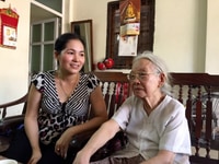 Gia đình tôi đang cần tuyển người giúp việc chu đáo và siêng năng Gia đình tôi đang cần tuyển người giúp việc chu đáo và siêng năng