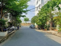 Thanh lí nhanh căn nhà sát mặt tiền đường Nguyễn Tất Thành Quận 4. Thanh lí nhanh căn nhà sát mặt tiền đường Nguyễn Tất Thành Quận 4.